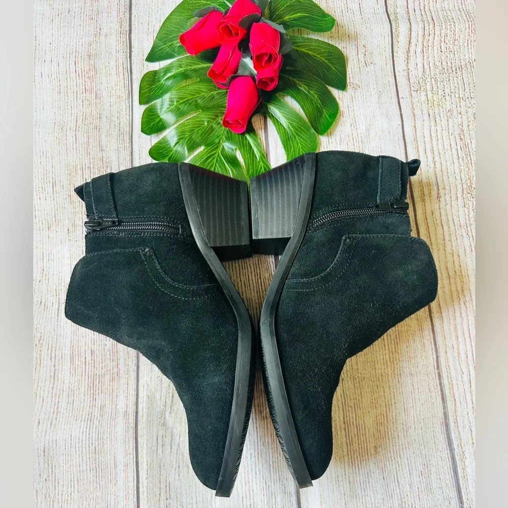 White Mountain Sadie Women’s Black Suede Western Buckle Booties Size 7.5